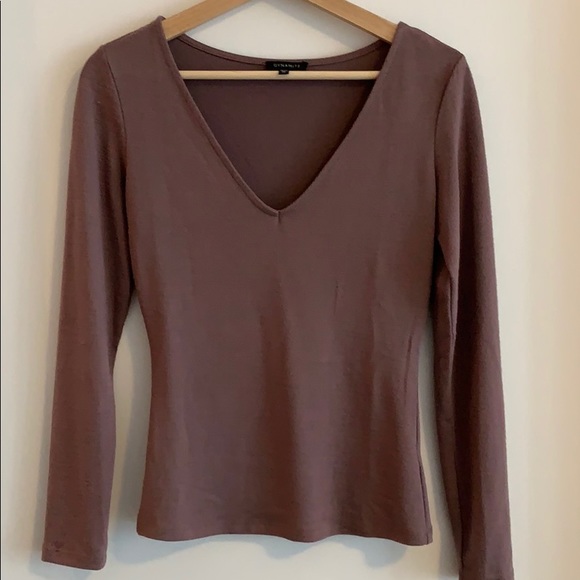 Long sleeve v neck top from dynamite